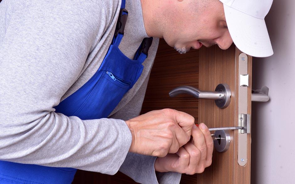 combien coute un serrurier pour ouvrir une porte Antony